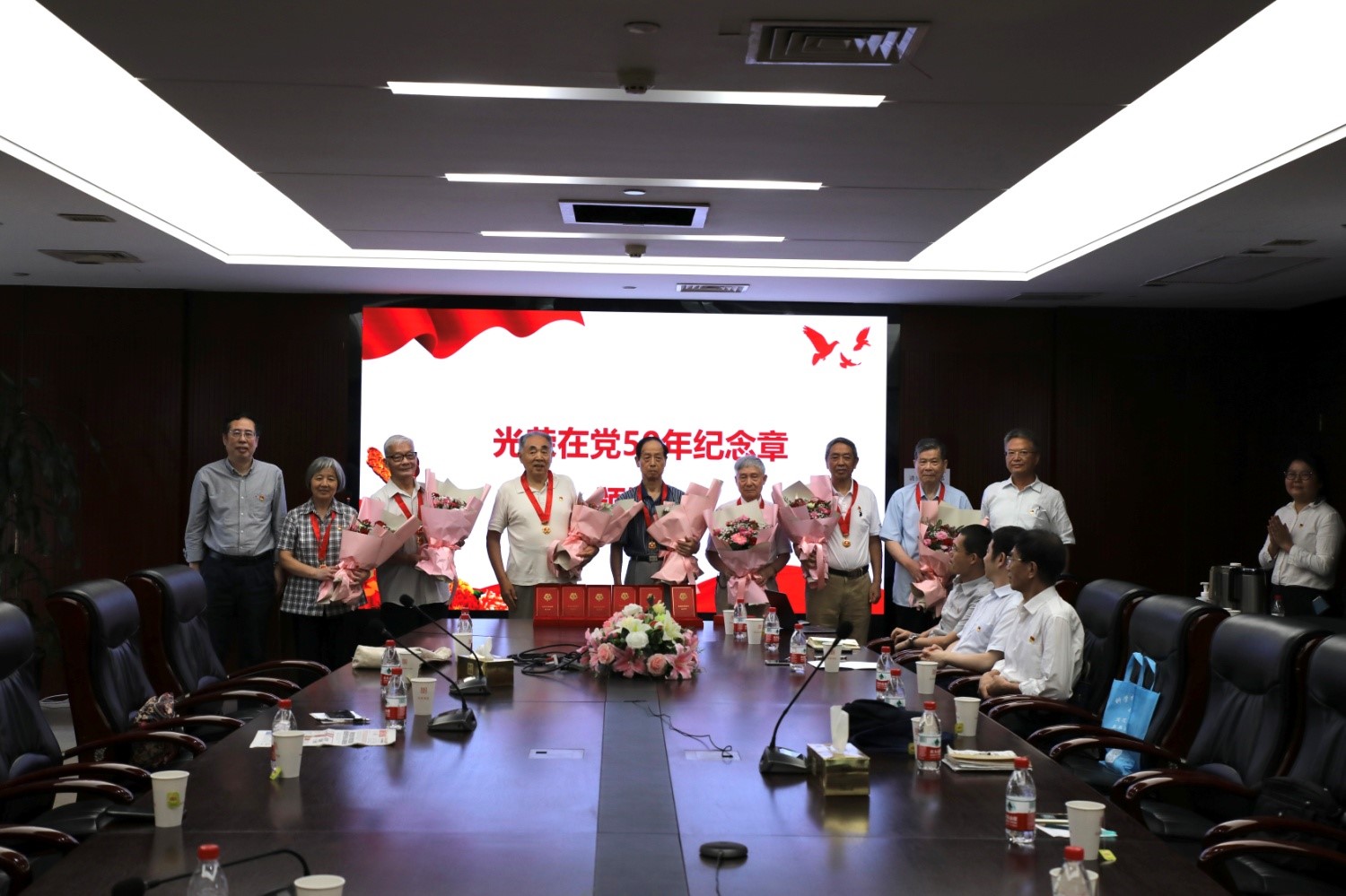 1625037088f0XMfC 合照4